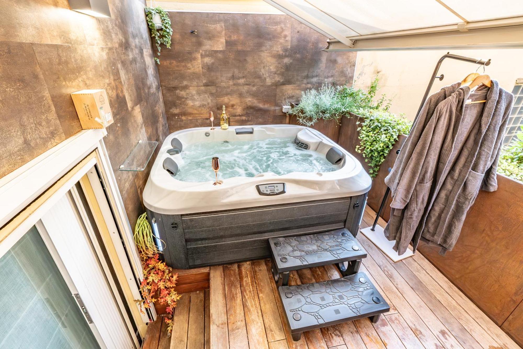 Luxe & Central Haven - Jacuzzi, Sauna, Steam, Private Parking Côme Extérieur photo