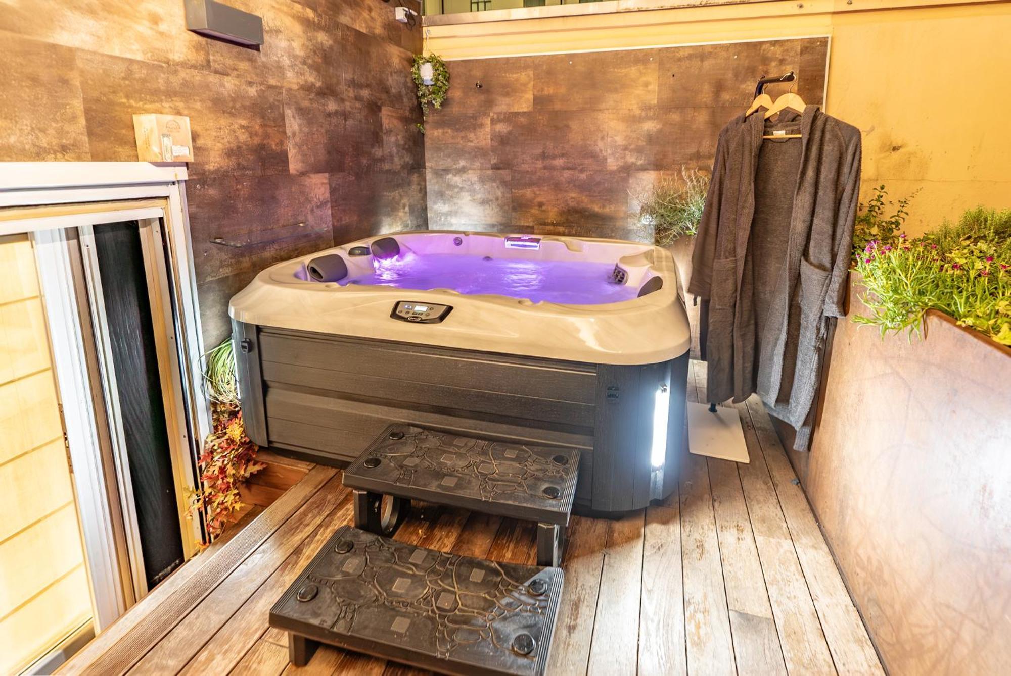 Luxe & Central Haven - Jacuzzi, Sauna, Steam, Private Parking Côme Extérieur photo